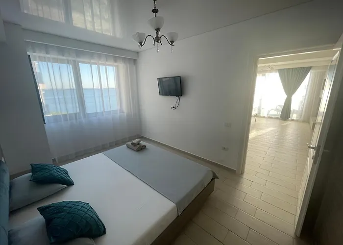 Astoria مامايا